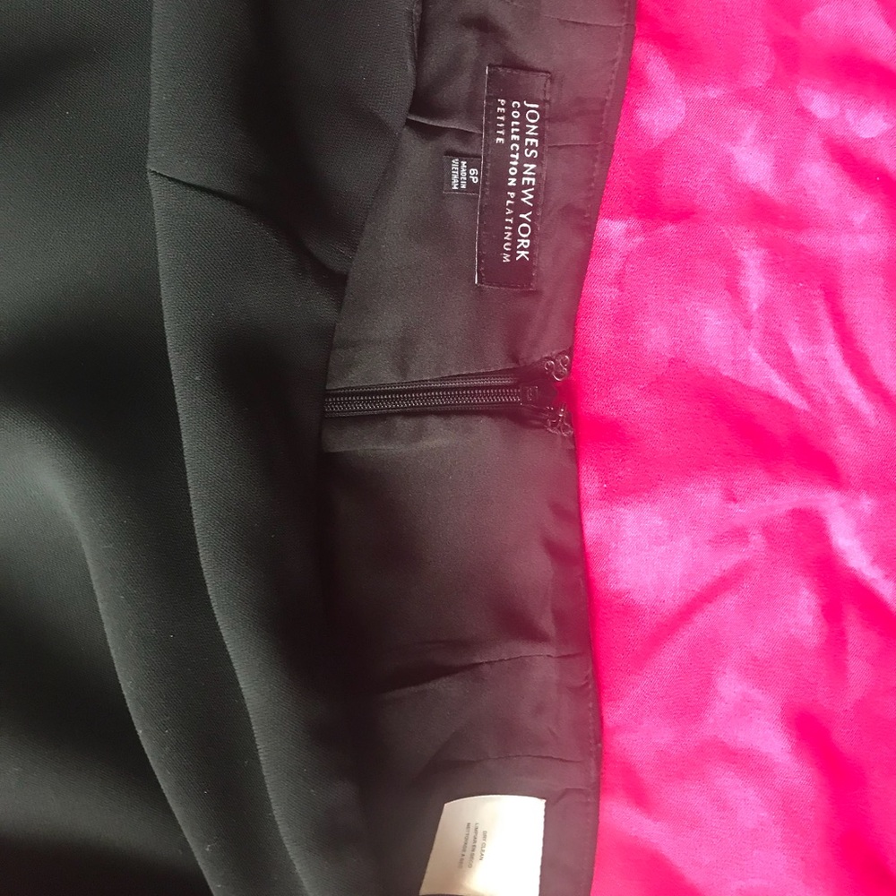 Black skirt - Picture 4 of 4